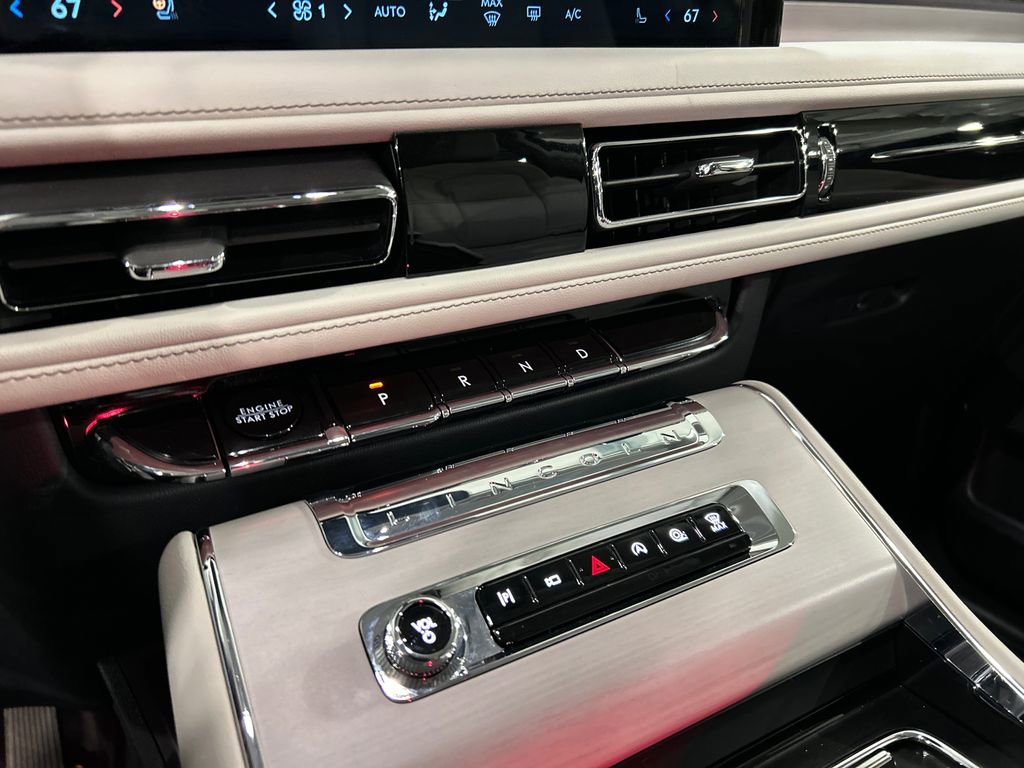 Used 2026 Lincoln Aviator Reserve w/ Illumination Package image 17