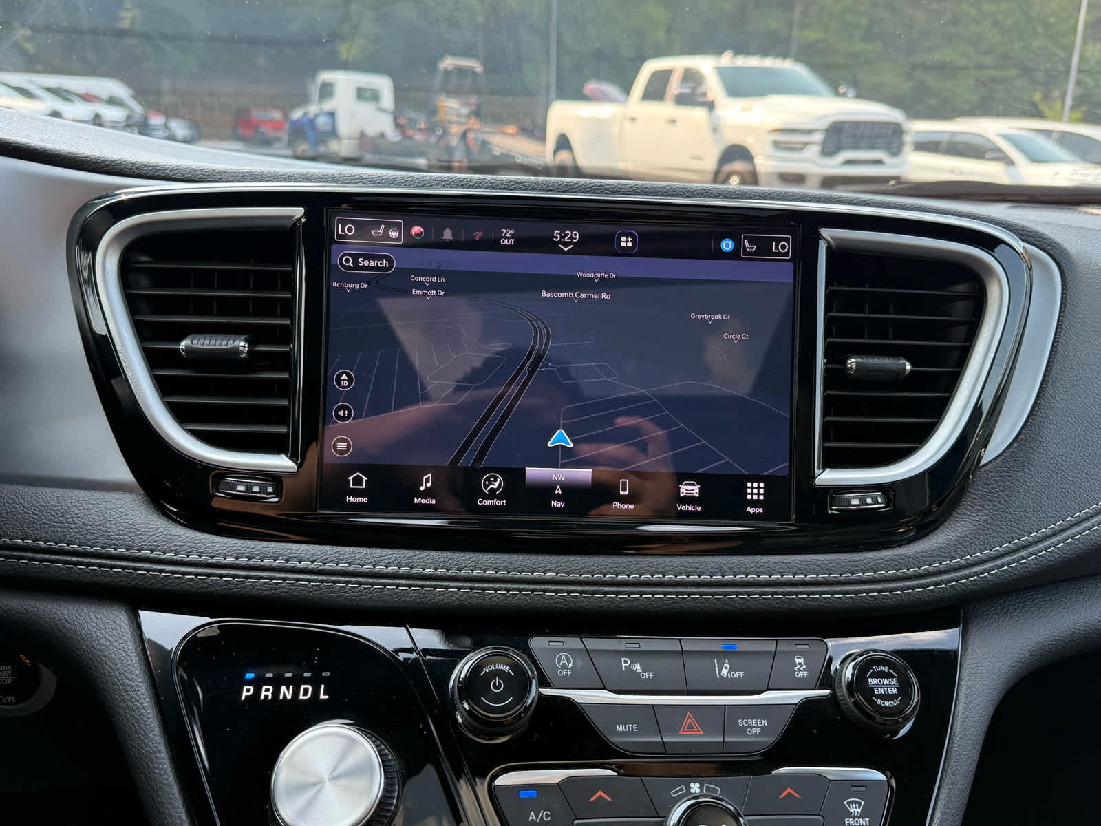 Used 2025 Chrysler Pacifica Limited FWD image 19