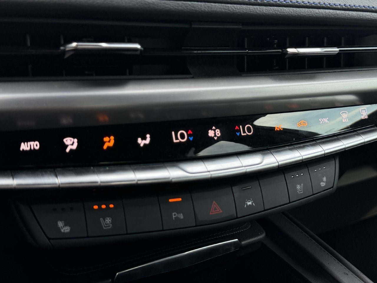 Used 2024 Cadillac XT4 Sport FWD image 19