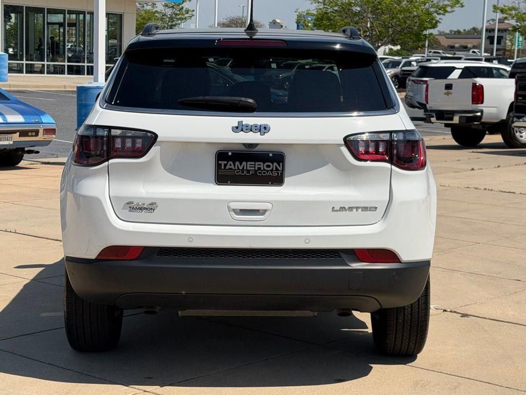 Used 2025 Jeep Compass Limited image 3