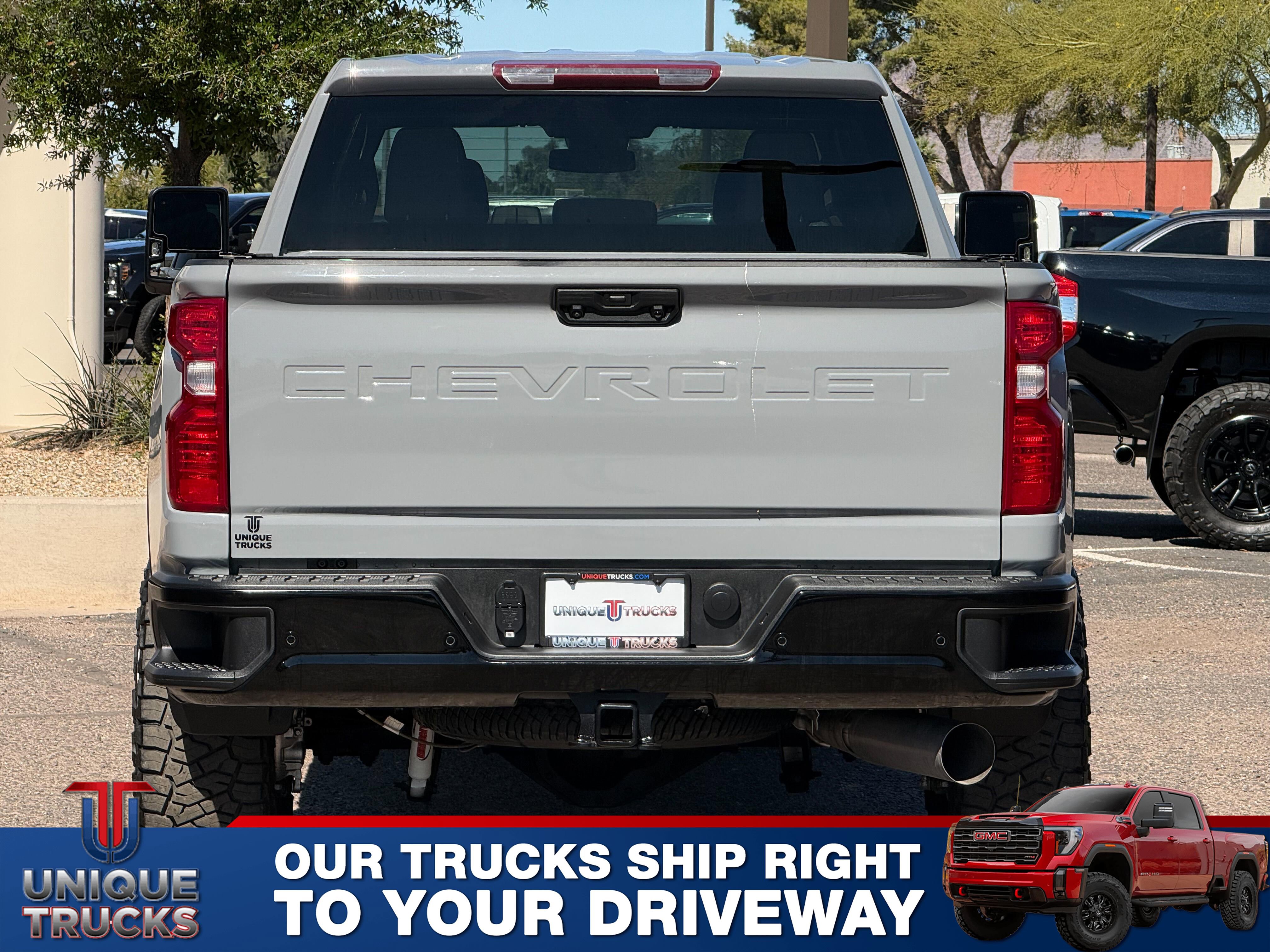 Used 2025 Chevrolet Silverado 2500 Custom w/ Custom Value Package image 5