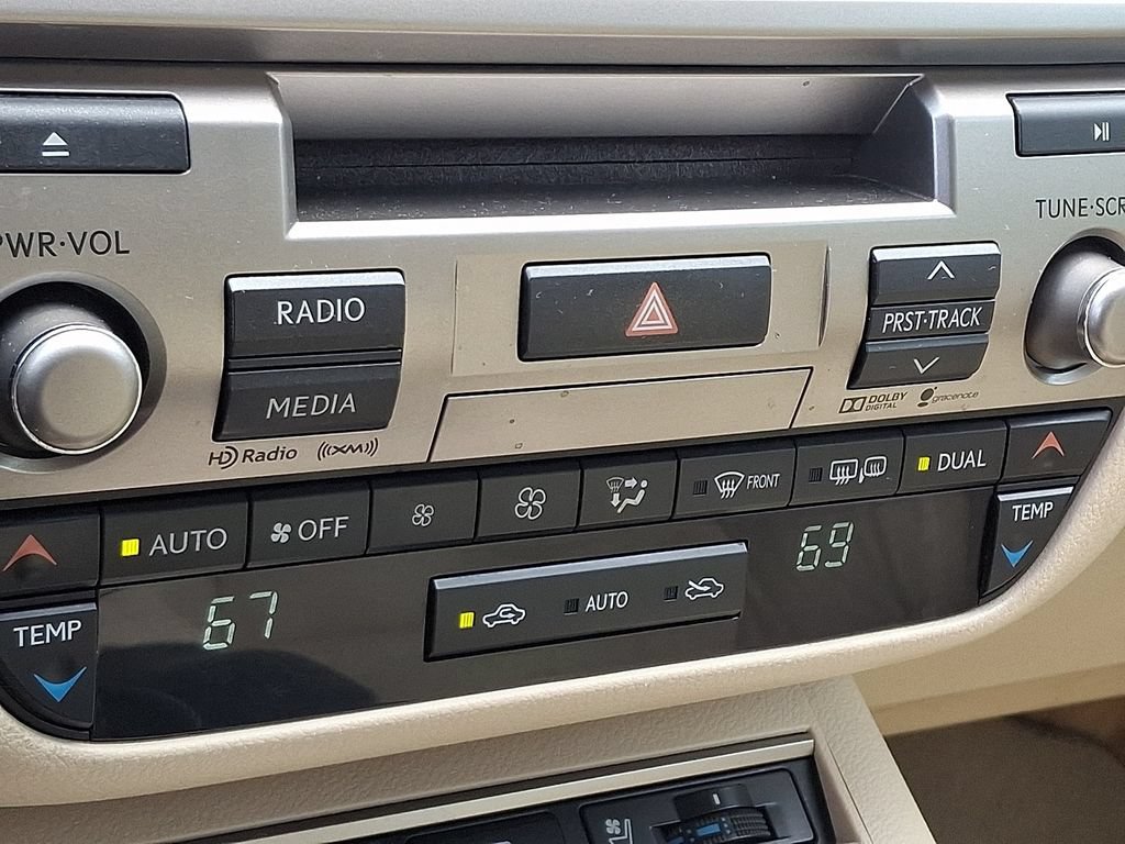 Used 2015 Lexus ES 350 w/ Luxury Package FWD image 16
