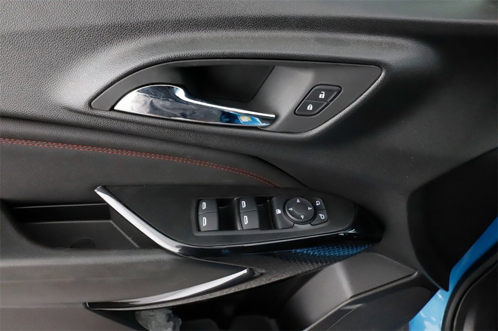 Used 2025 Chevrolet Trax RS w/ Driver Confidence Package image 18