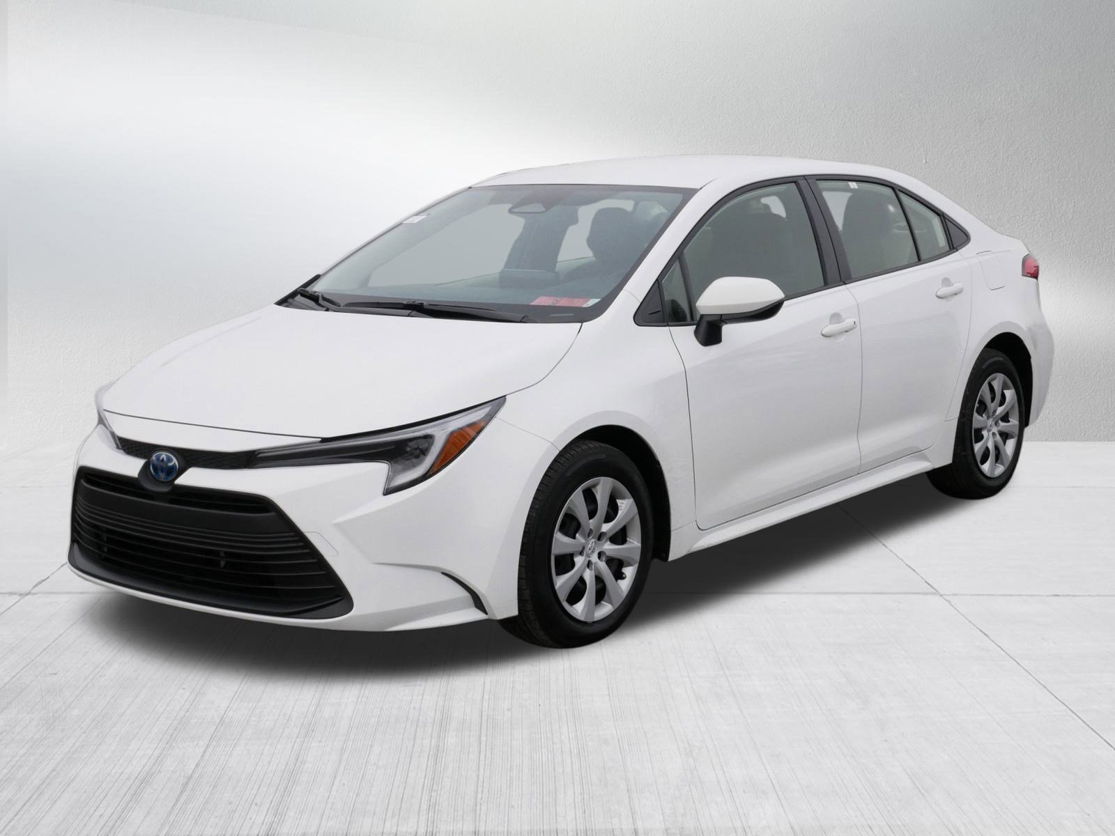 Certified 2025 Toyota Corolla LE w/ Convenience Package image 3