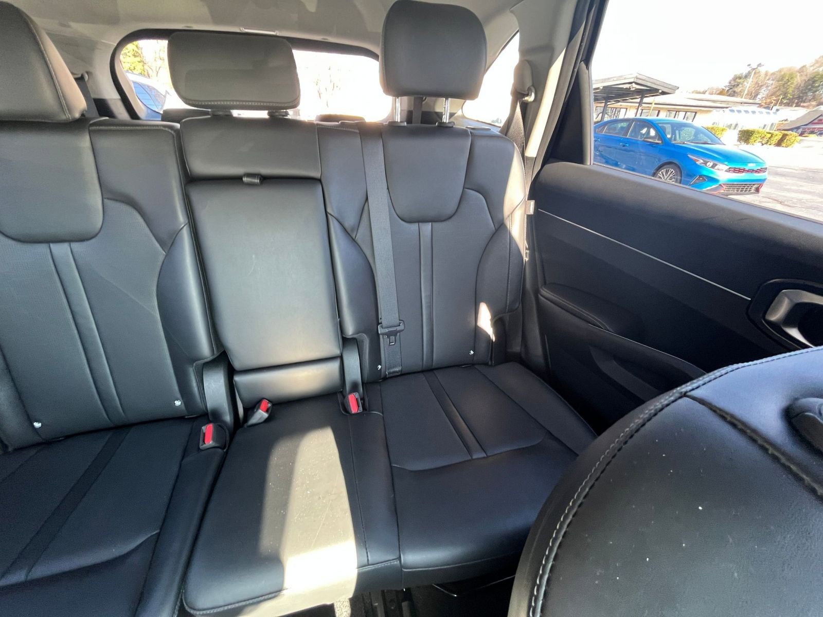 Used 2024 Kia Sorento S image 33