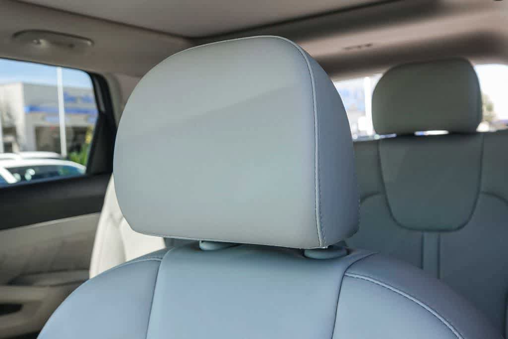 Certified 2023 Kia Sorento SX image 24