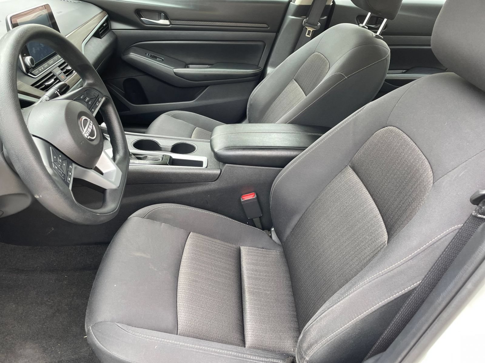 Used 2025 Nissan Altima 2.5 SV FWD image 26