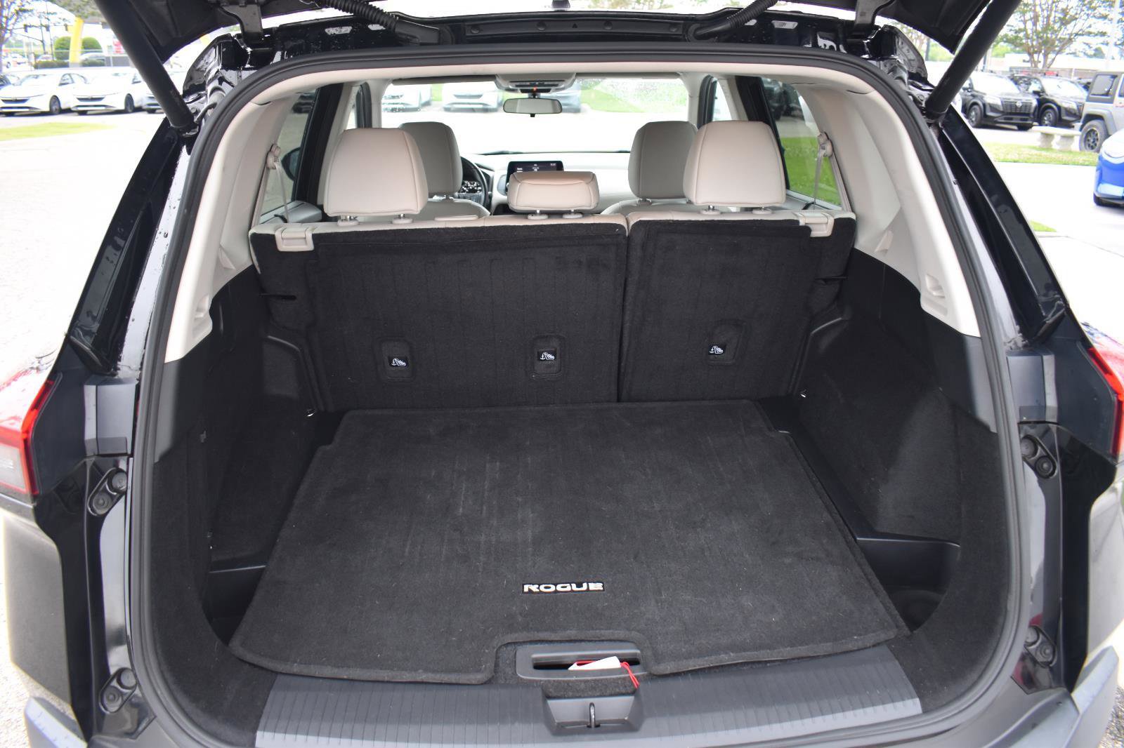 Used 2023 Nissan Rogue SV w/ SV Premium B Package FWD image 54