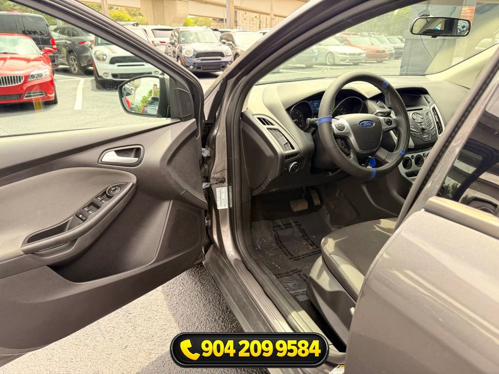 Used 2014 Ford Focus SE FWD image 21