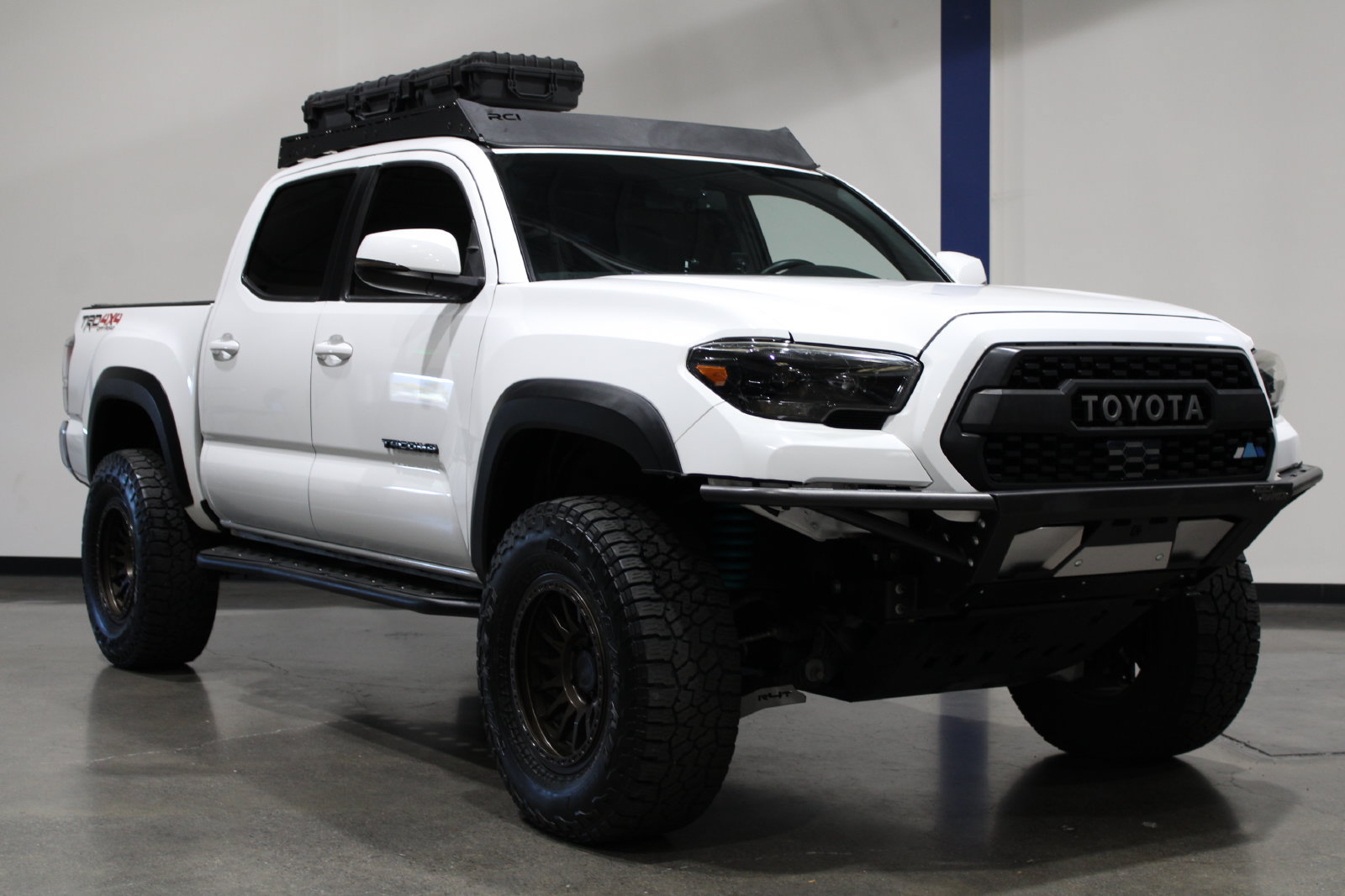 Used 2022 Toyota Tacoma TRD Off-Road AWD/4WD image 3