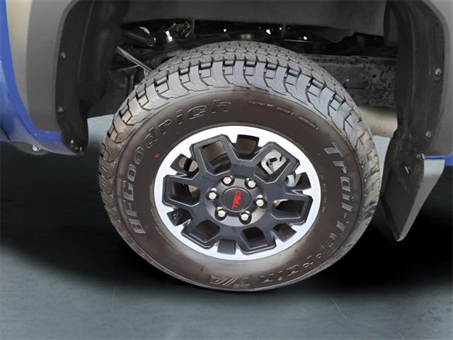 Used 2025 Toyota Tacoma SR5 image 7