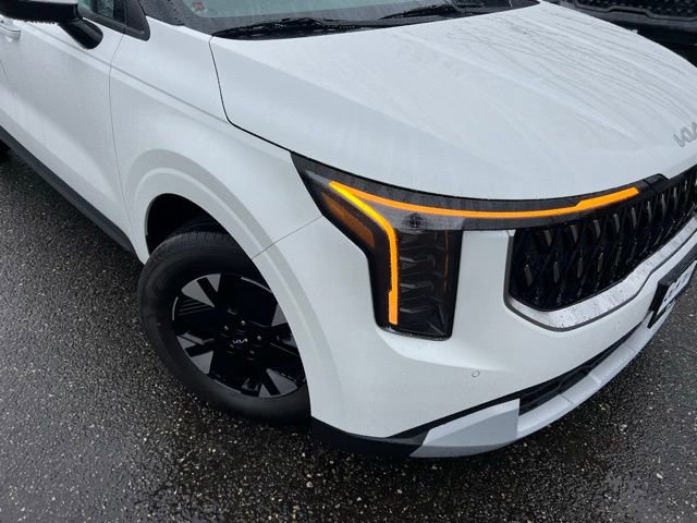 New 2026 Kia Carnival LXS image 2