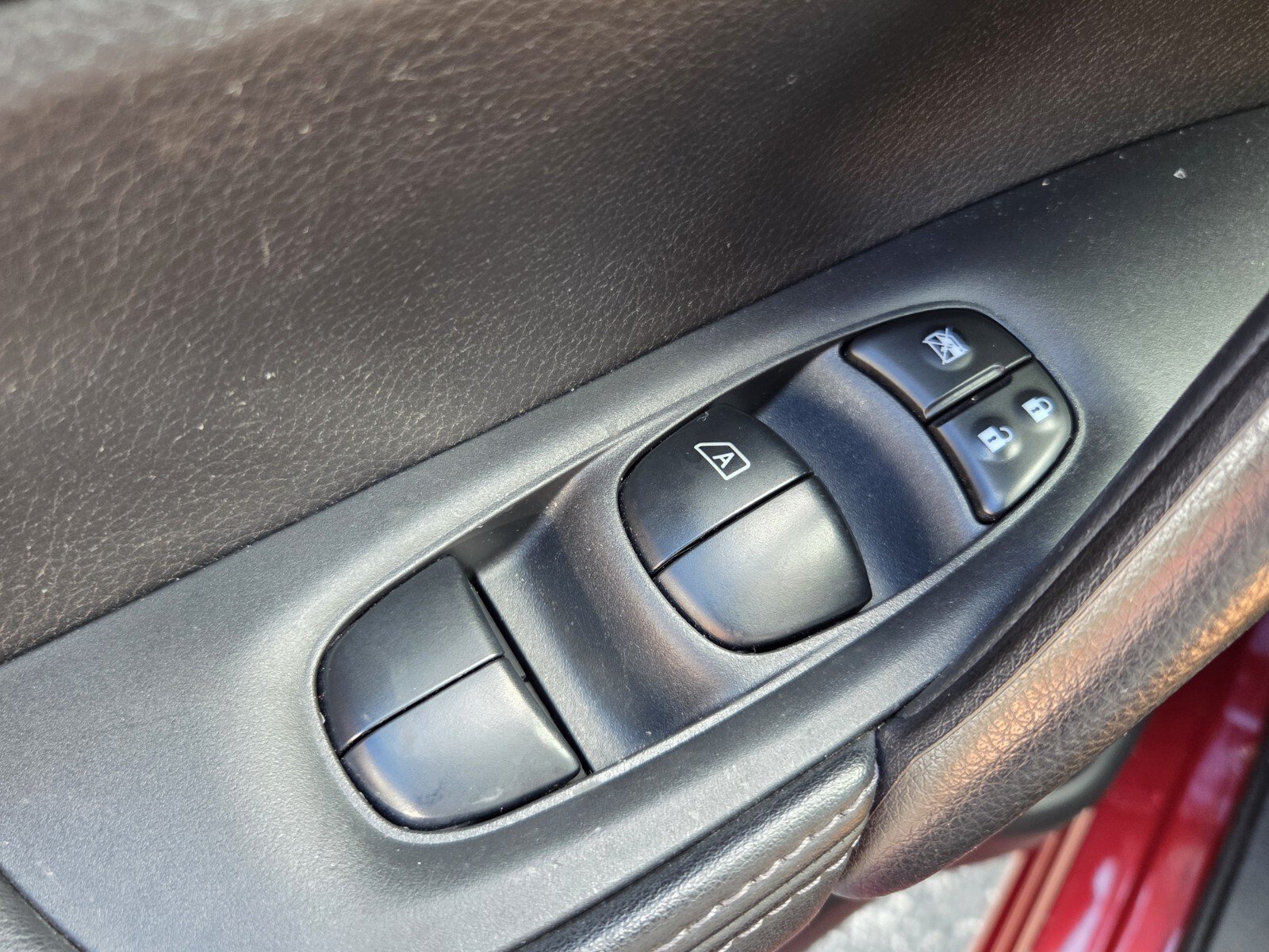 Used 2021 Nissan Rogue Sport S FWD image 29