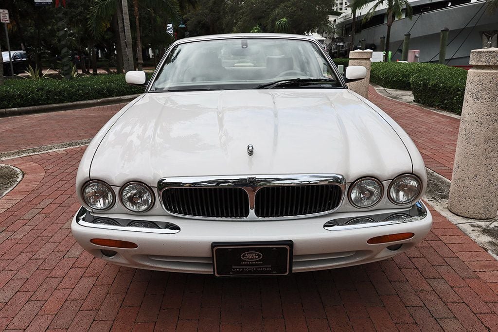 Used 2003 Jaguar XJ8 RWD image 20