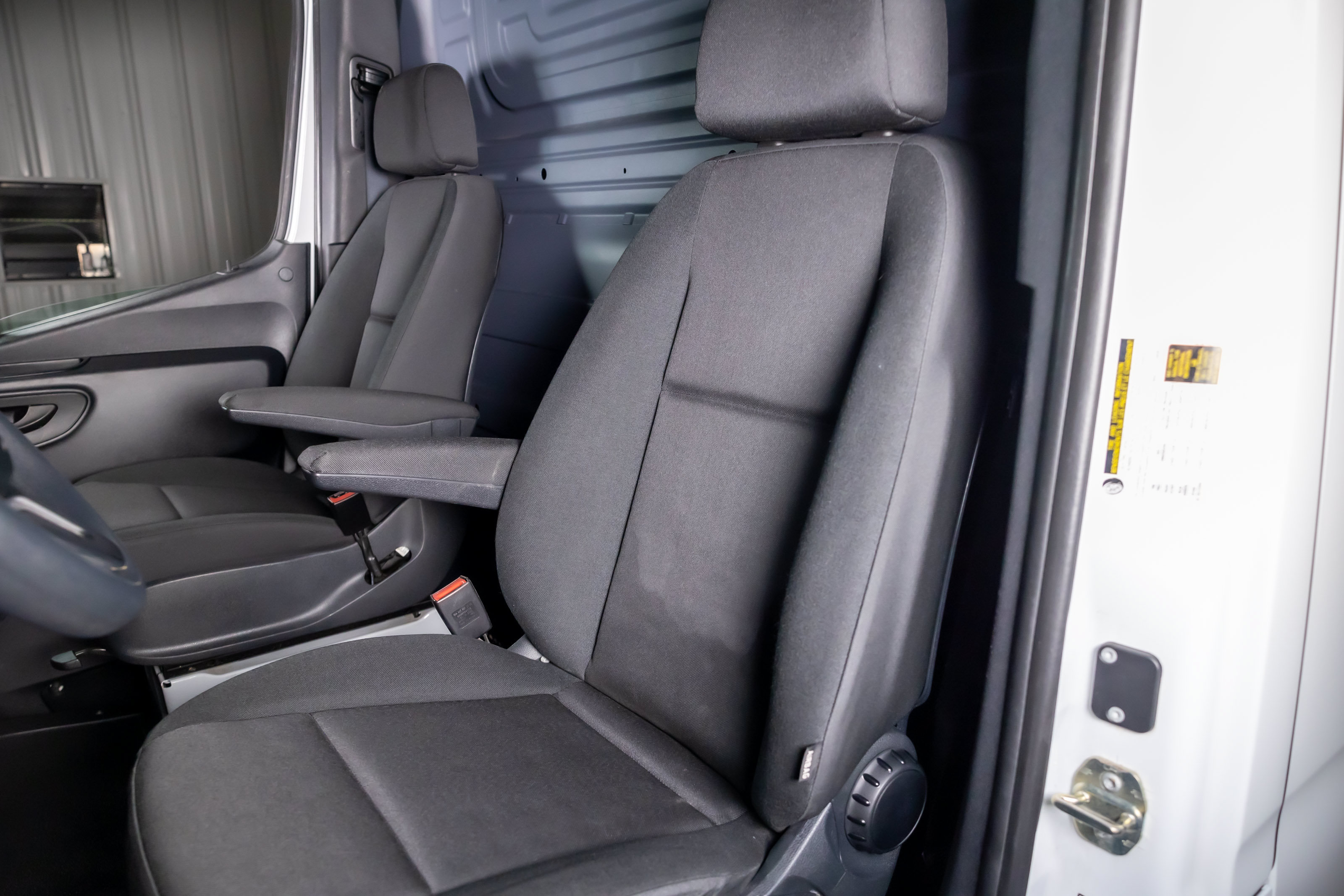 Used 2023 Mercedes-Benz Sprinter 2500 image 5