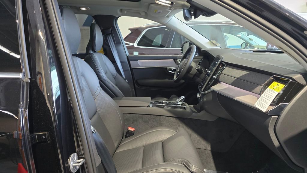 New 2026 Volvo XC90 B6 Ultra w/ Protection Package AWD/4WD image 11