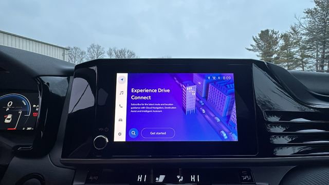 Used 2025 Toyota Camry SE image 19