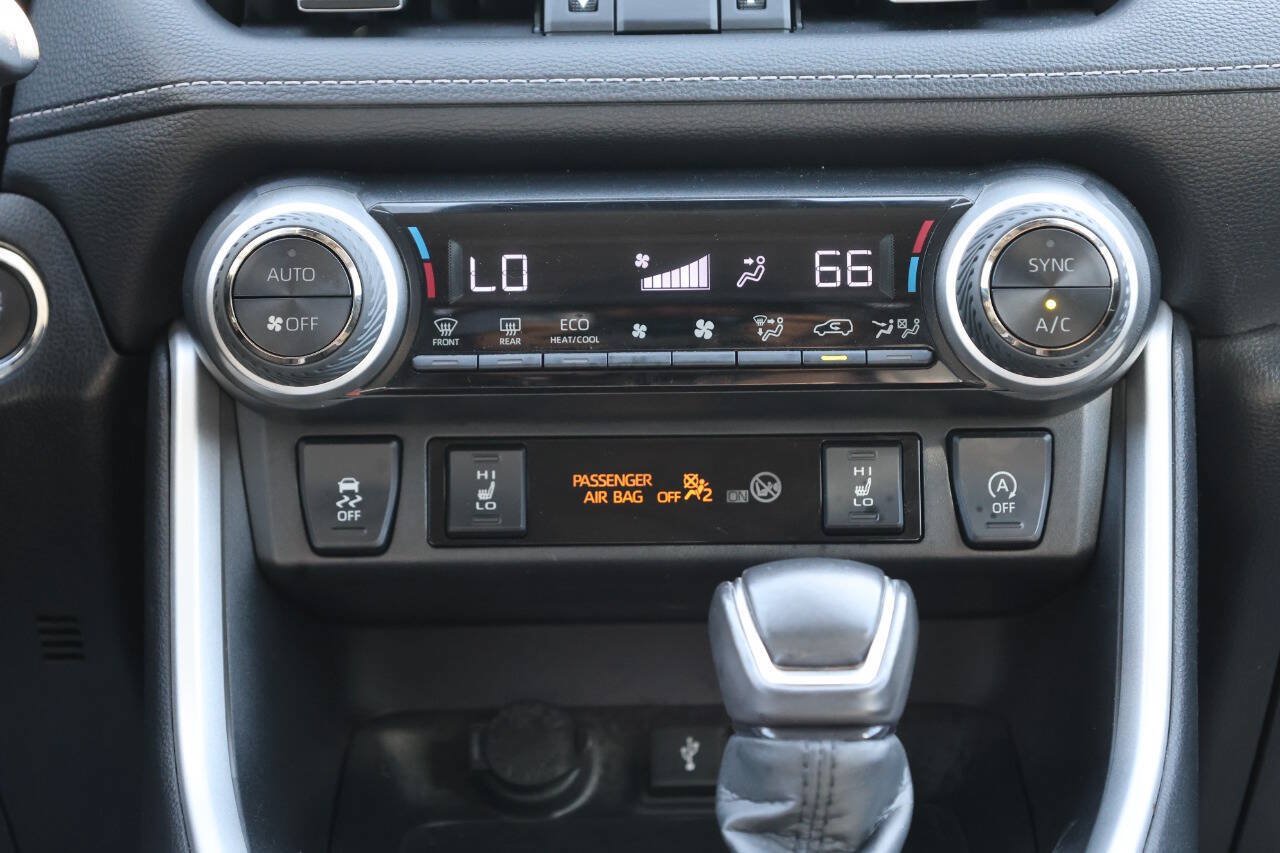 Used 2022 Toyota RAV4 XLE Premium AWD/4WD image 21