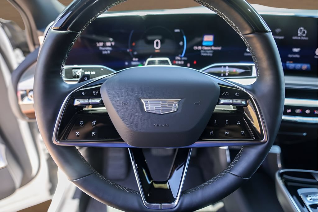 Certified 2024 Cadillac Lyriq Luxury AWD/4WD image 11