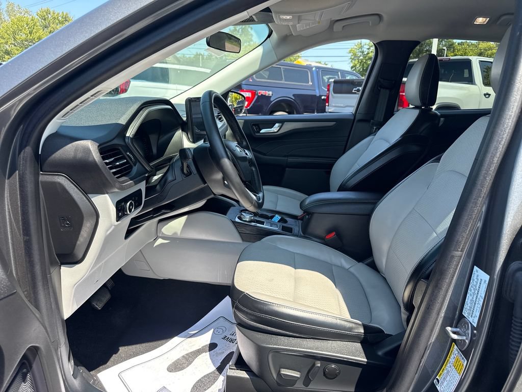 Used 2024 Ford Escape SE FWD image 19