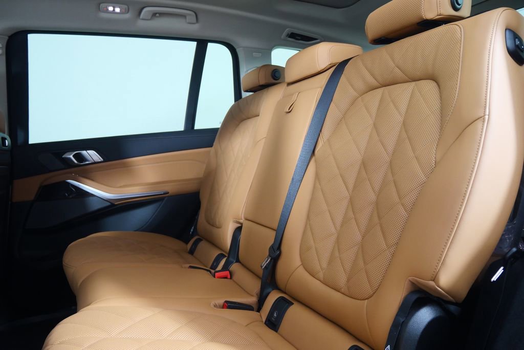 Used 2026 BMW X7 xDrive40i w/ Premium Package image 15