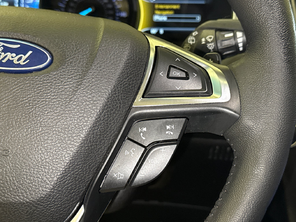 Used 2019 Ford Edge Titanium w/ Equipment Group 301A AWD/4WD image 33