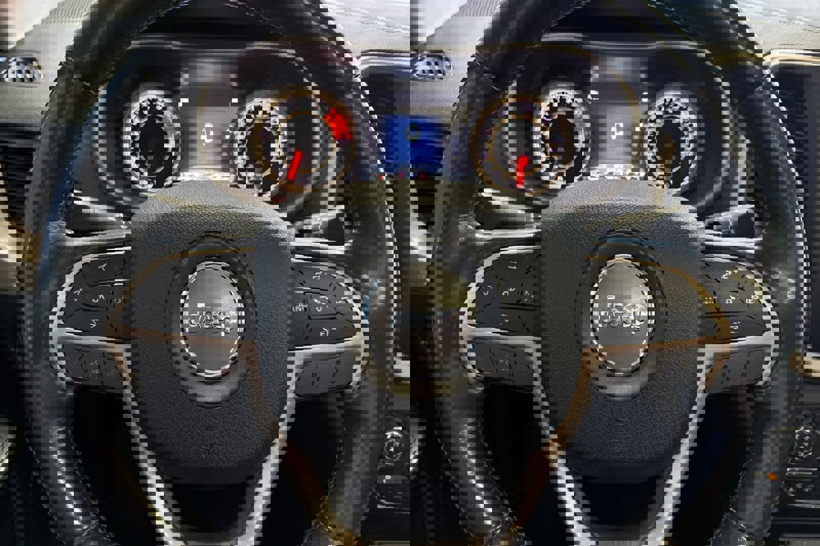 Used 2016 Jeep Cherokee Limited image 25