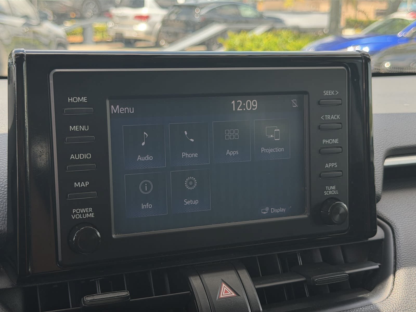 Used 2019 Toyota RAV4 LE FWD image 19