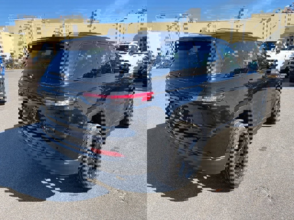 New 2025 Jeep Grand Cherokee Altitude image 7