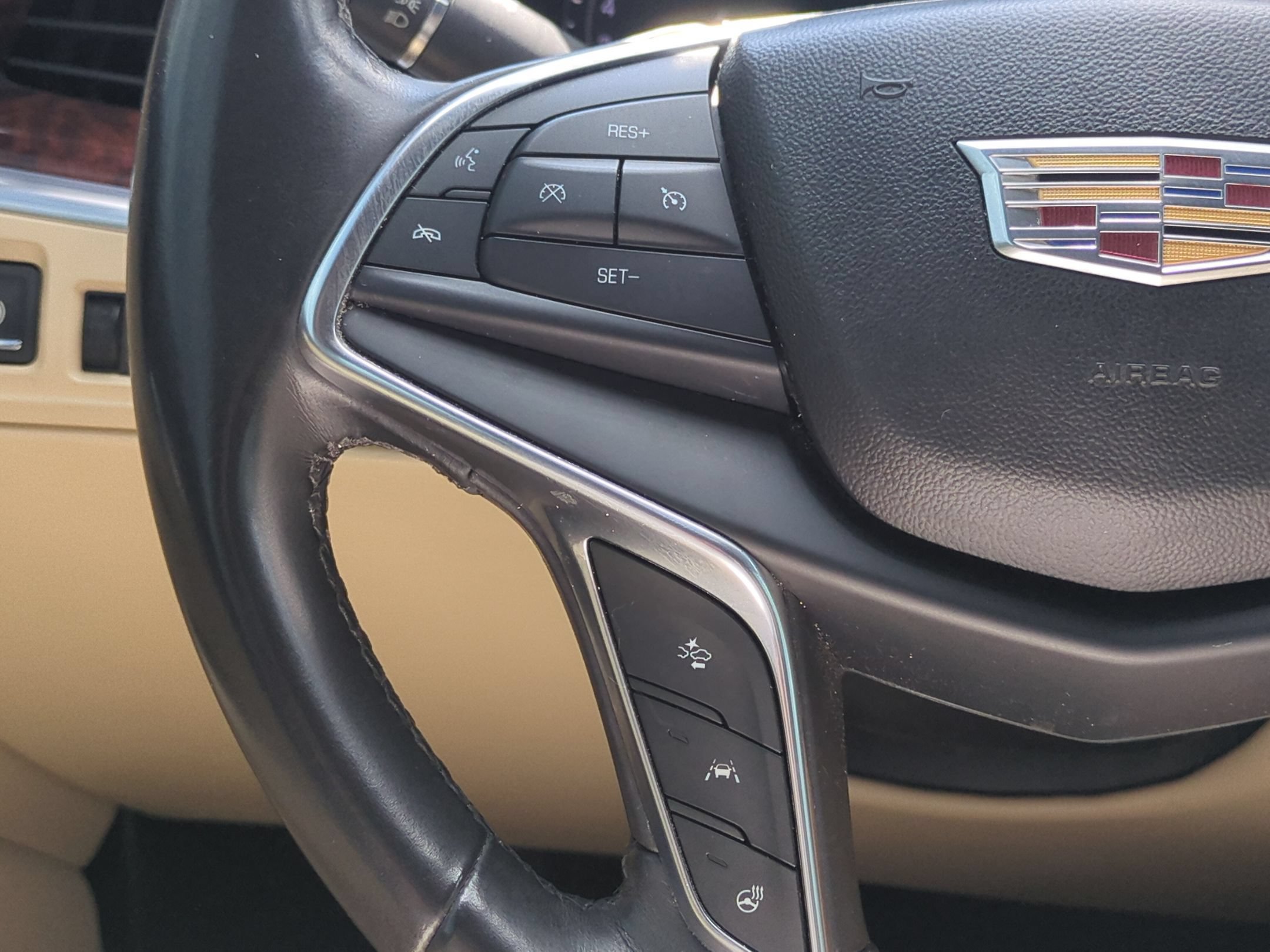 Certified 2018 Cadillac XT5 Luxury w/ Driver Awareness Package FWD image 17