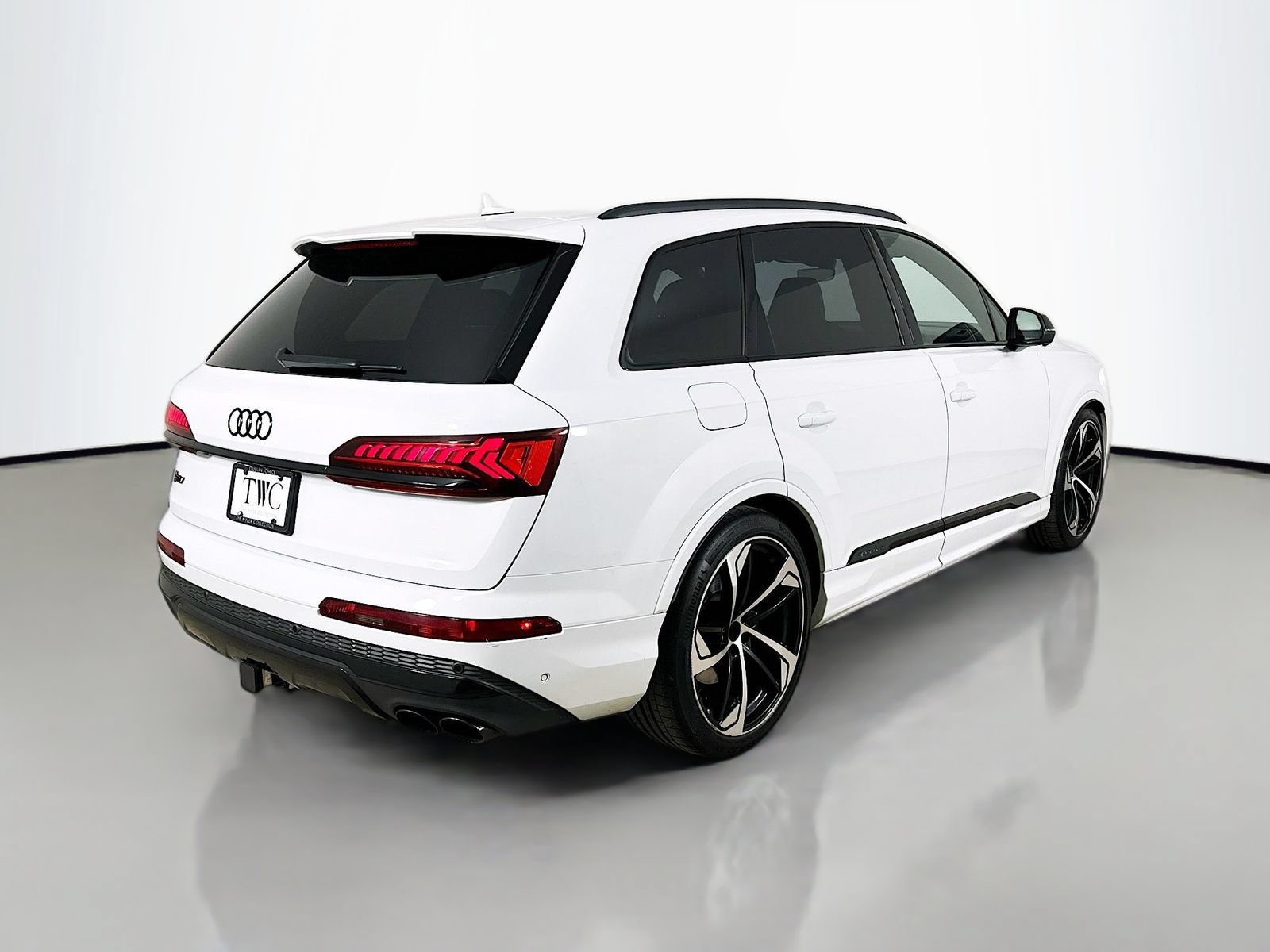 Used 2023 Audi SQ7 Premium Plus w/ Executive Package AWD/4WD image 5