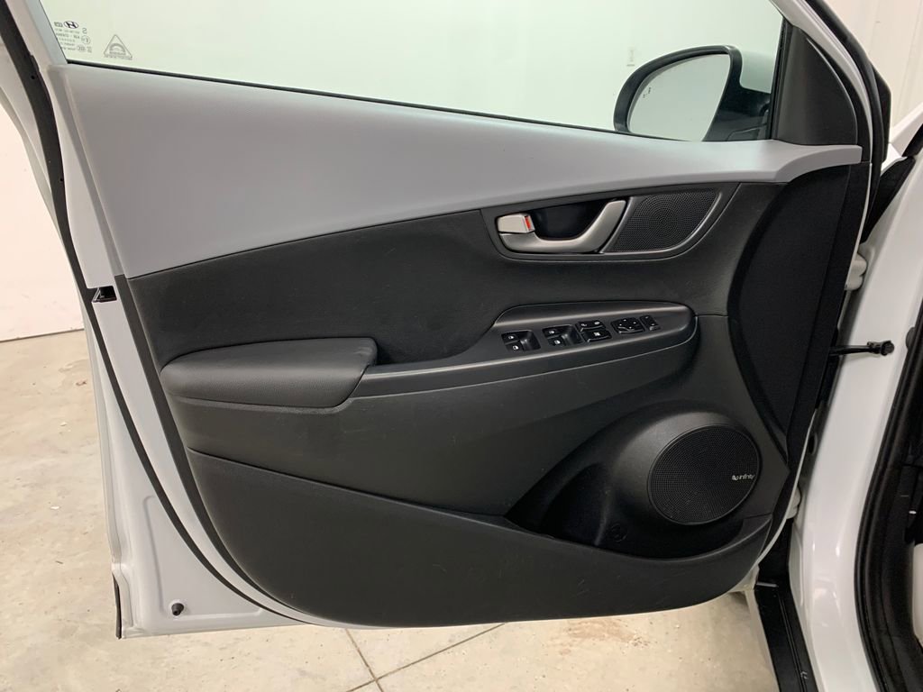 Used 2019 Hyundai Kona Ultimate AWD/4WD image 16