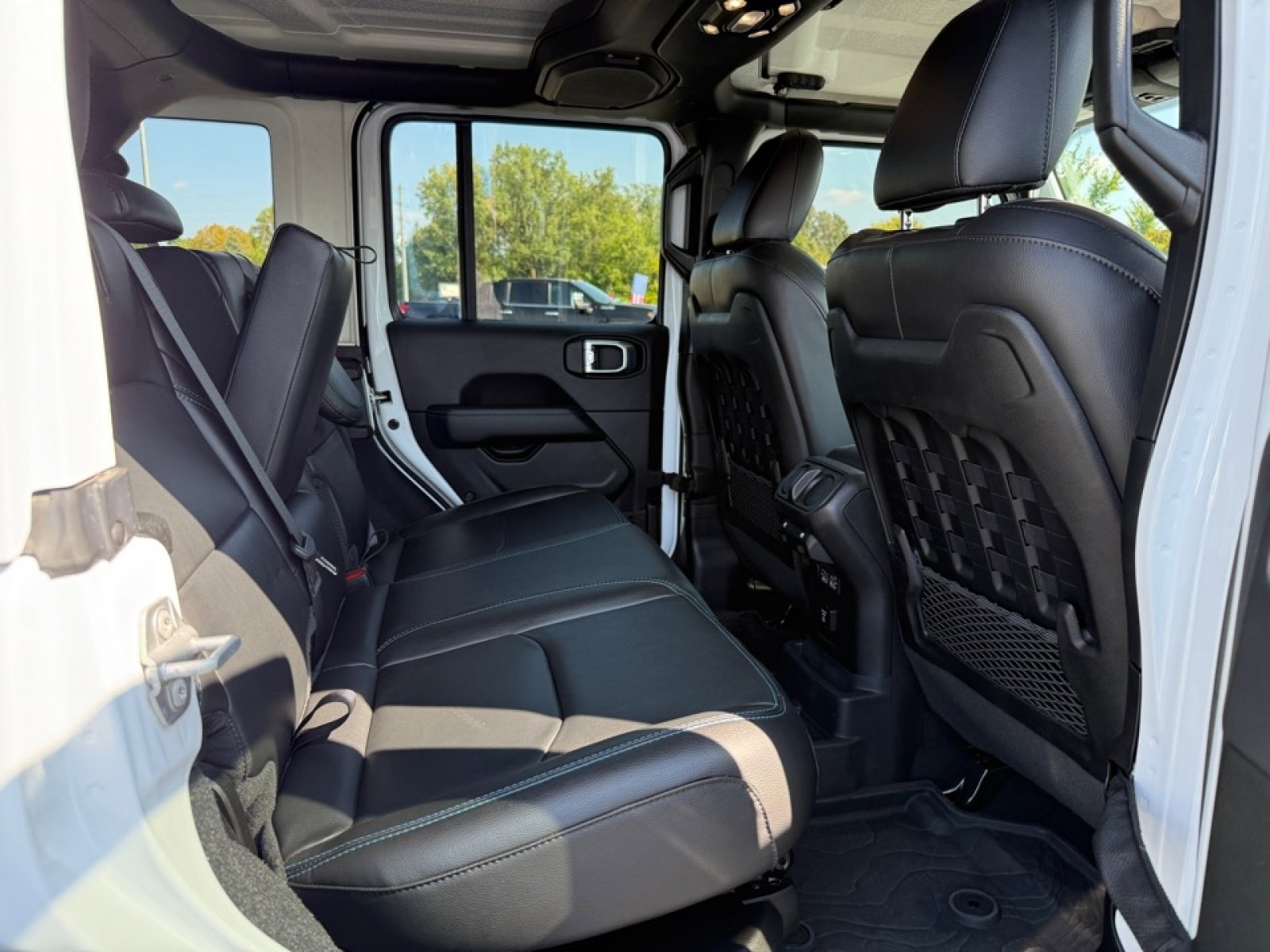 Used 2022 Jeep Wrangler Unlimited Rubicon 4xe w/ Cold Weather Group image 15