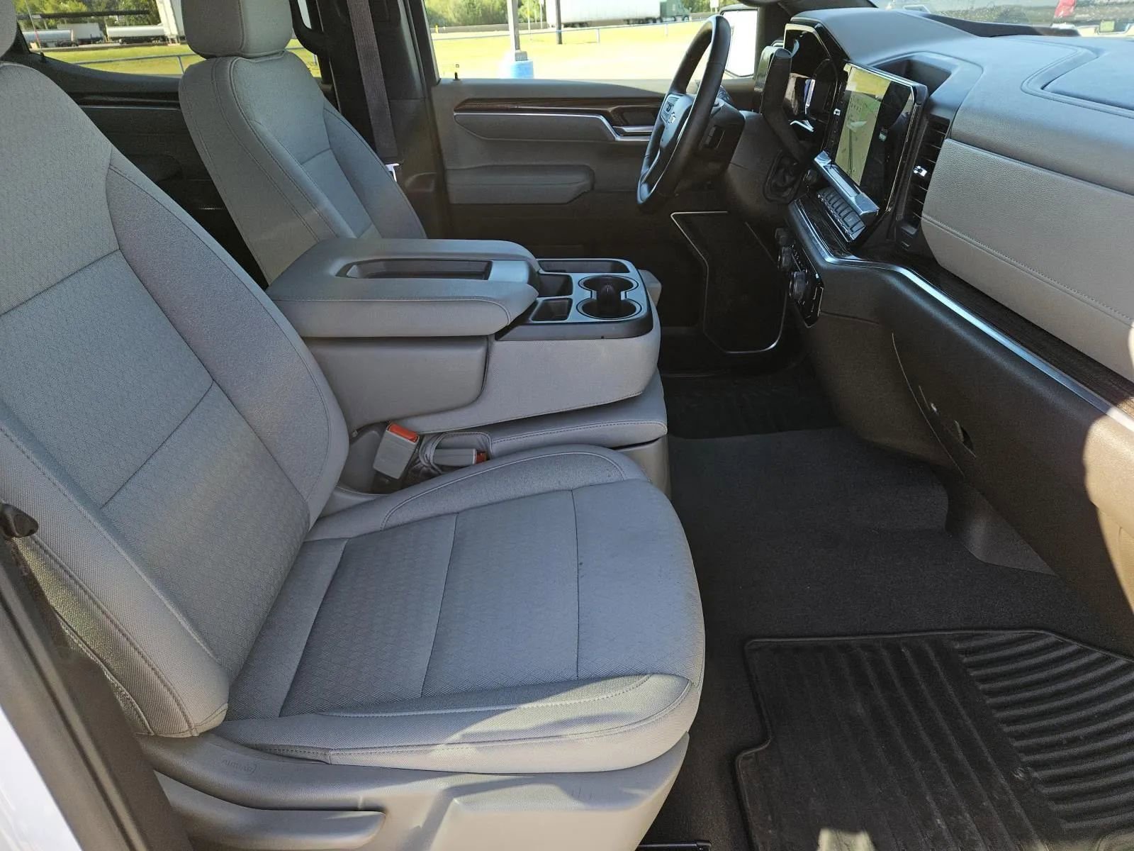 Used 2025 Chevrolet Silverado 1500 LT image 29