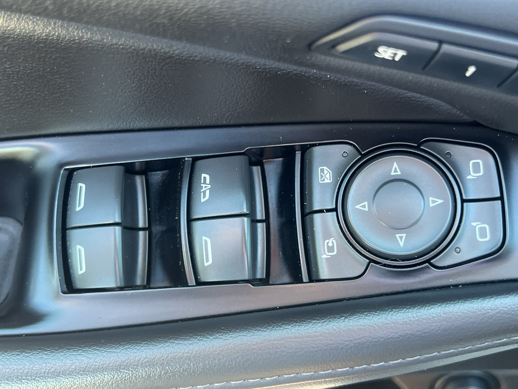Used 2019 Buick Enclave Avenir w/ Avenir Technology Package AWD/4WD image 13