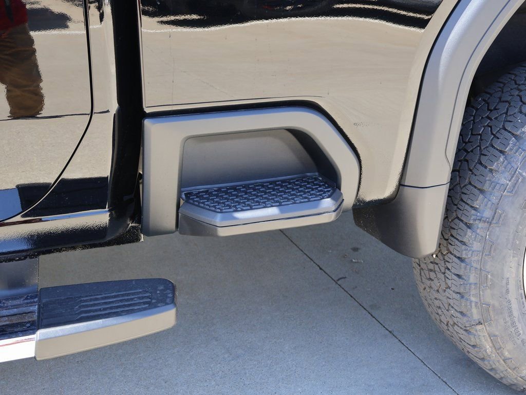 New 2025 GMC Sierra 2500 SLT w/ SLT Premium Package image 34