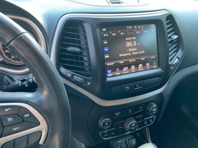 Used 2018 Jeep Cherokee Limited AWD/4WD image 26