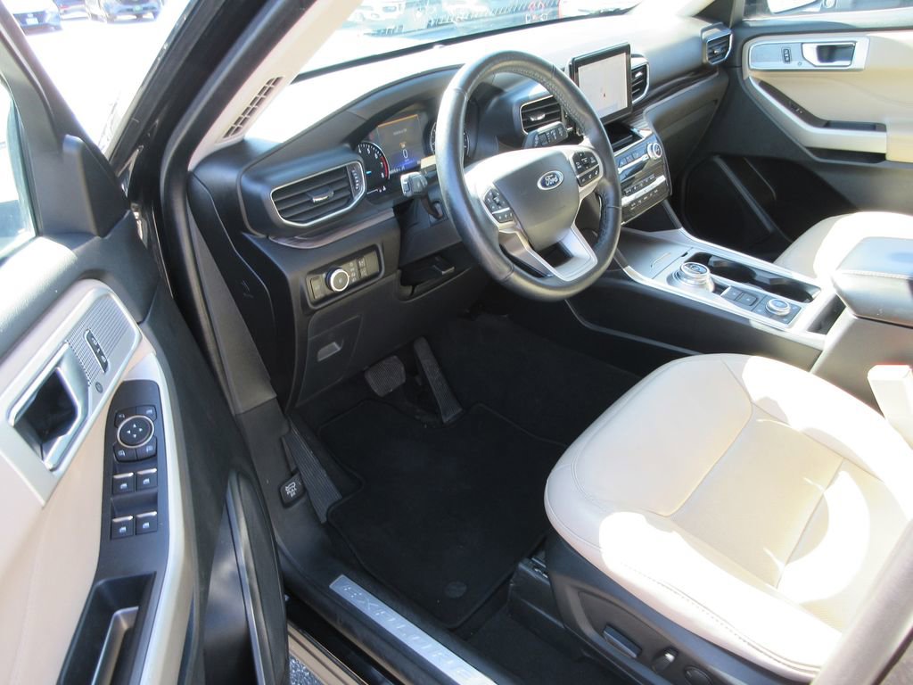 Used 2023 Ford Explorer Limited AWD/4WD image 14