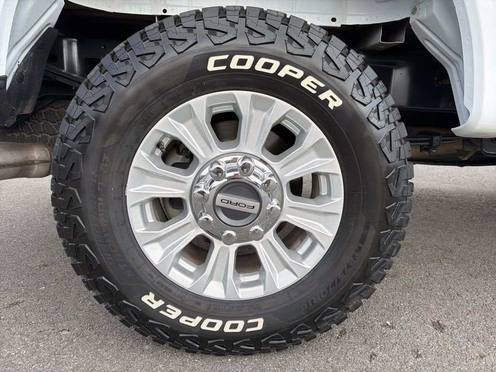 Used 2022 Ford F250 XLT w/ FX4 Off-Road Package image 12