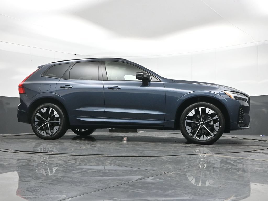 New 2026 Volvo XC60 B5 Plus w/ Protection Package Premier AWD/4WD image 40