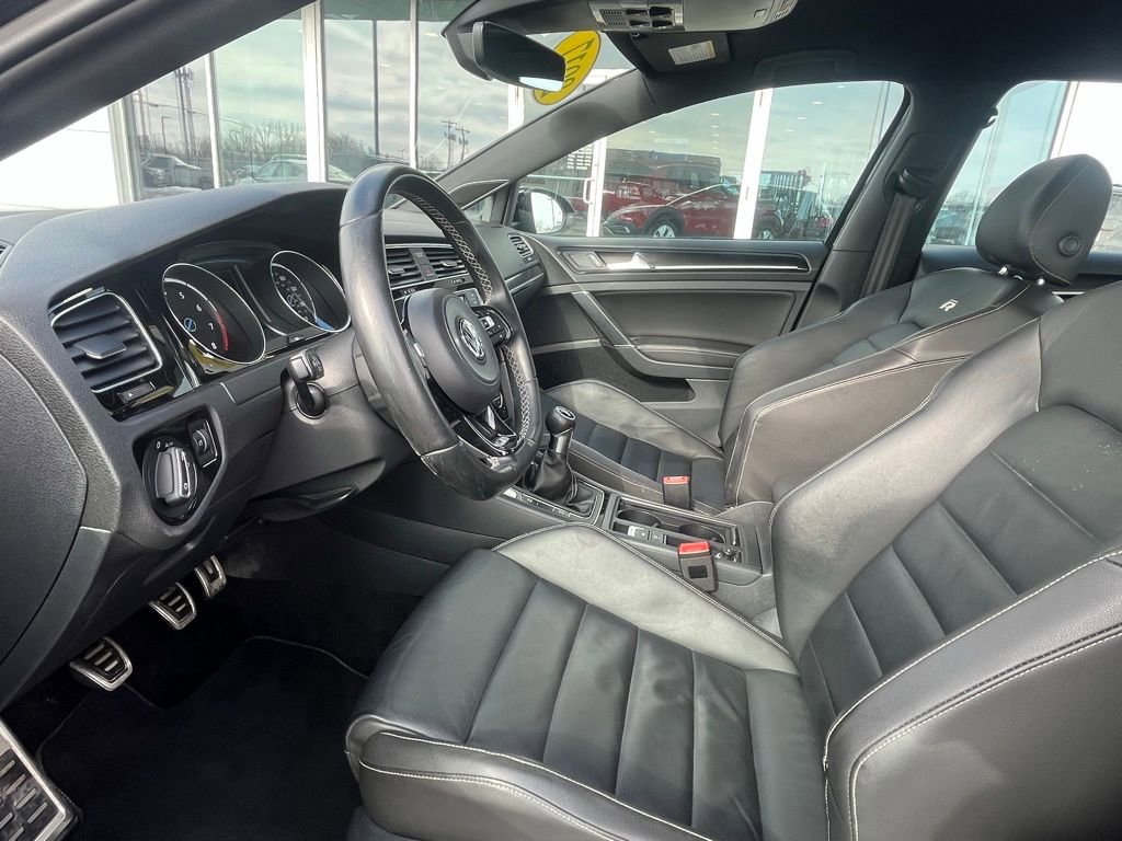 Used 2017 Volkswagen Golf R 4-Door image 22