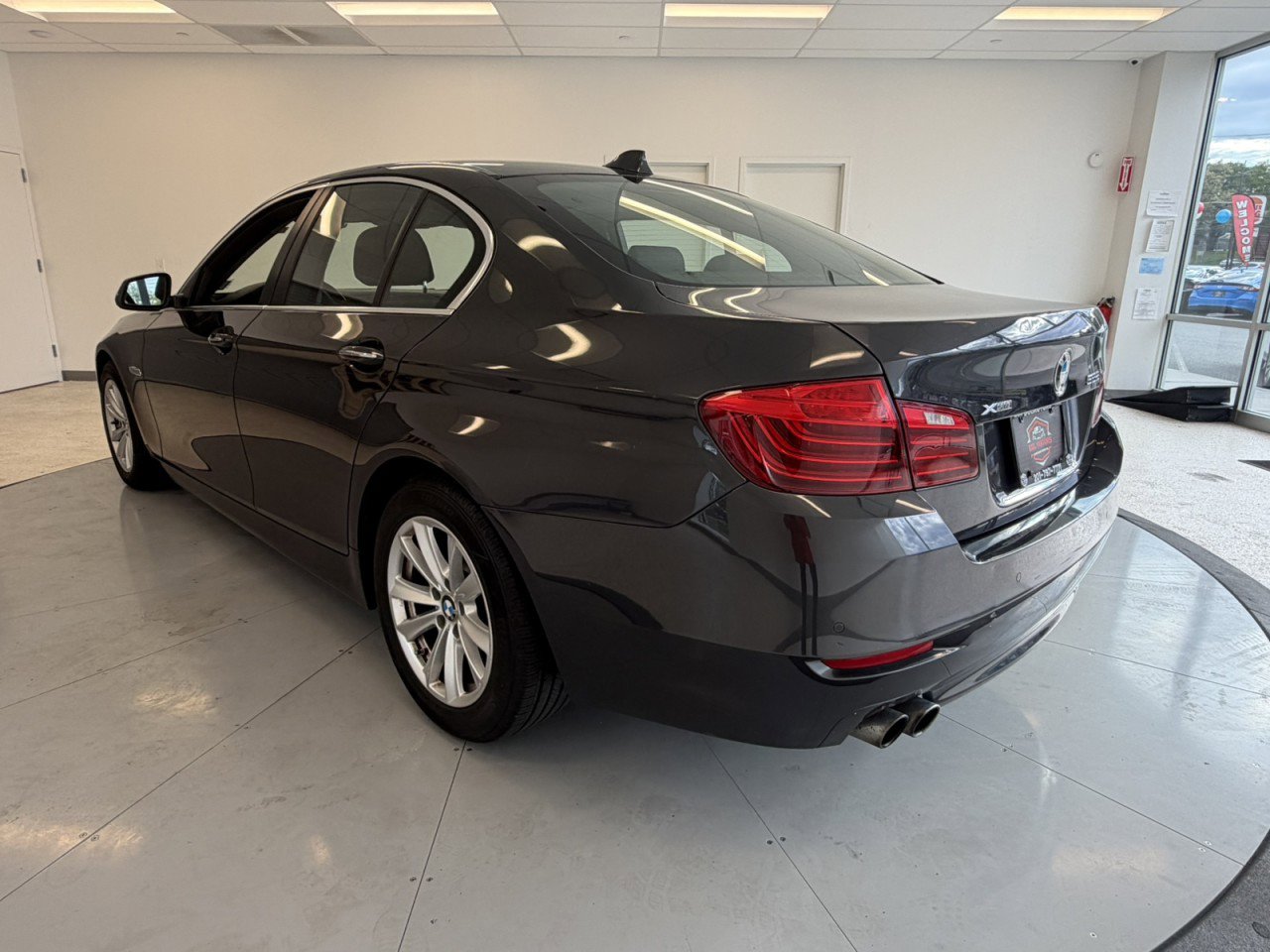 Used 2016 BMW 528i xDrive Sedan AWD/4WD image 5