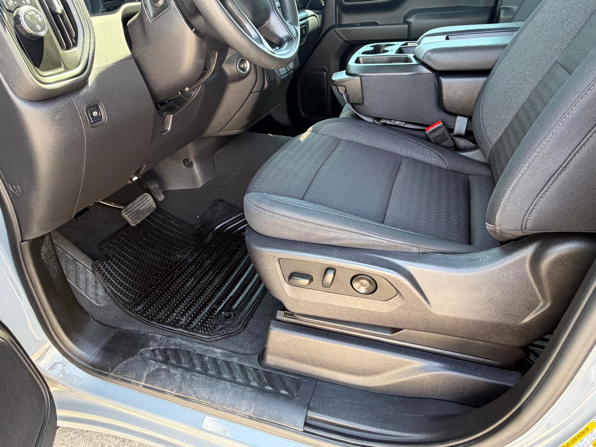 Used 2025 Chevrolet Silverado 1500 Custom RWD image 18