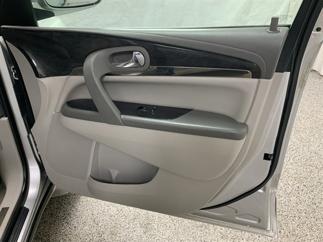 Used 2015 Buick Enclave Leather w/ Trailering Package image 21