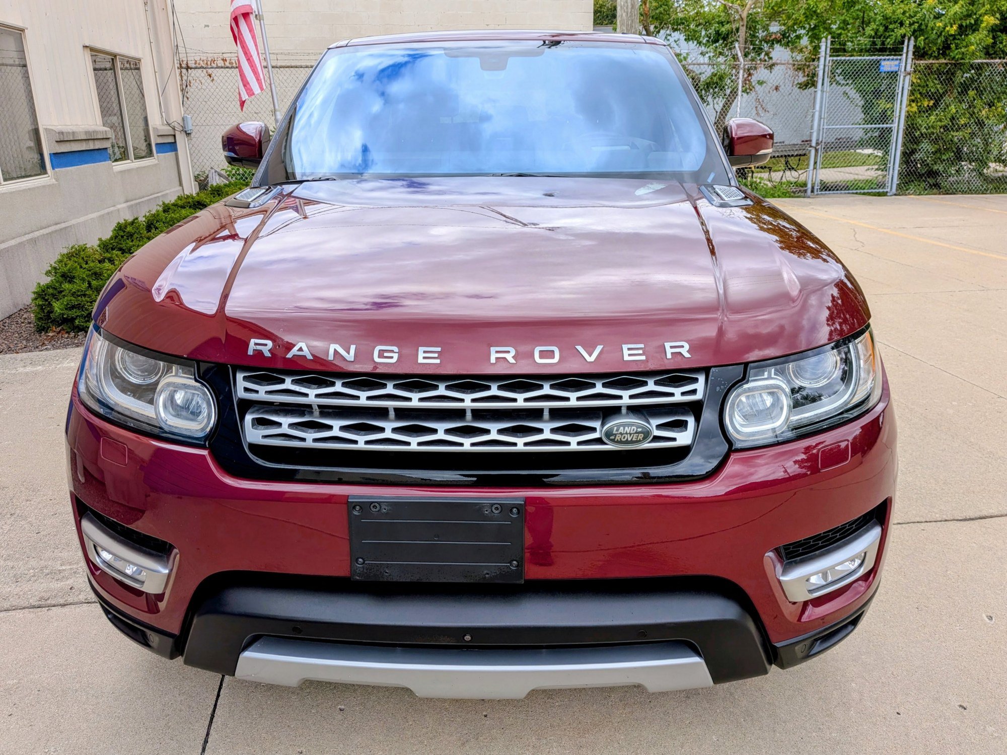 Used 2016 Land Rover Range Rover Sport HSE AWD/4WD image 2
