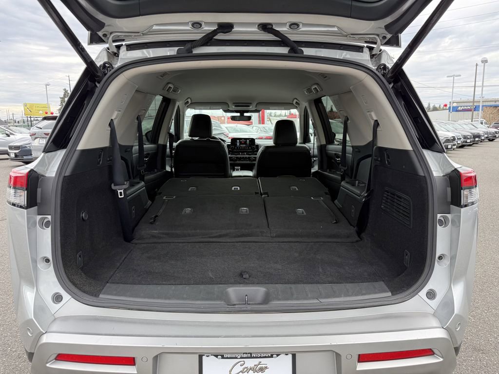 Used 2025 Nissan Pathfinder SL image 29