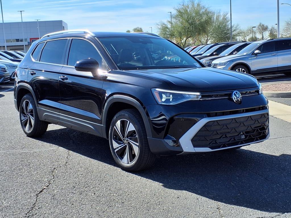 New 2025 Volkswagen Taos SE