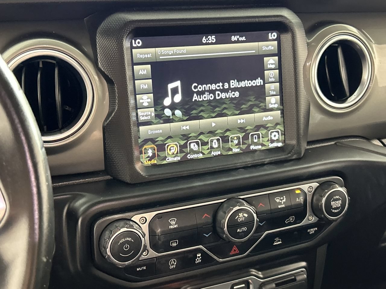 Used 2022 Jeep Gladiator Overland AWD/4WD image 16
