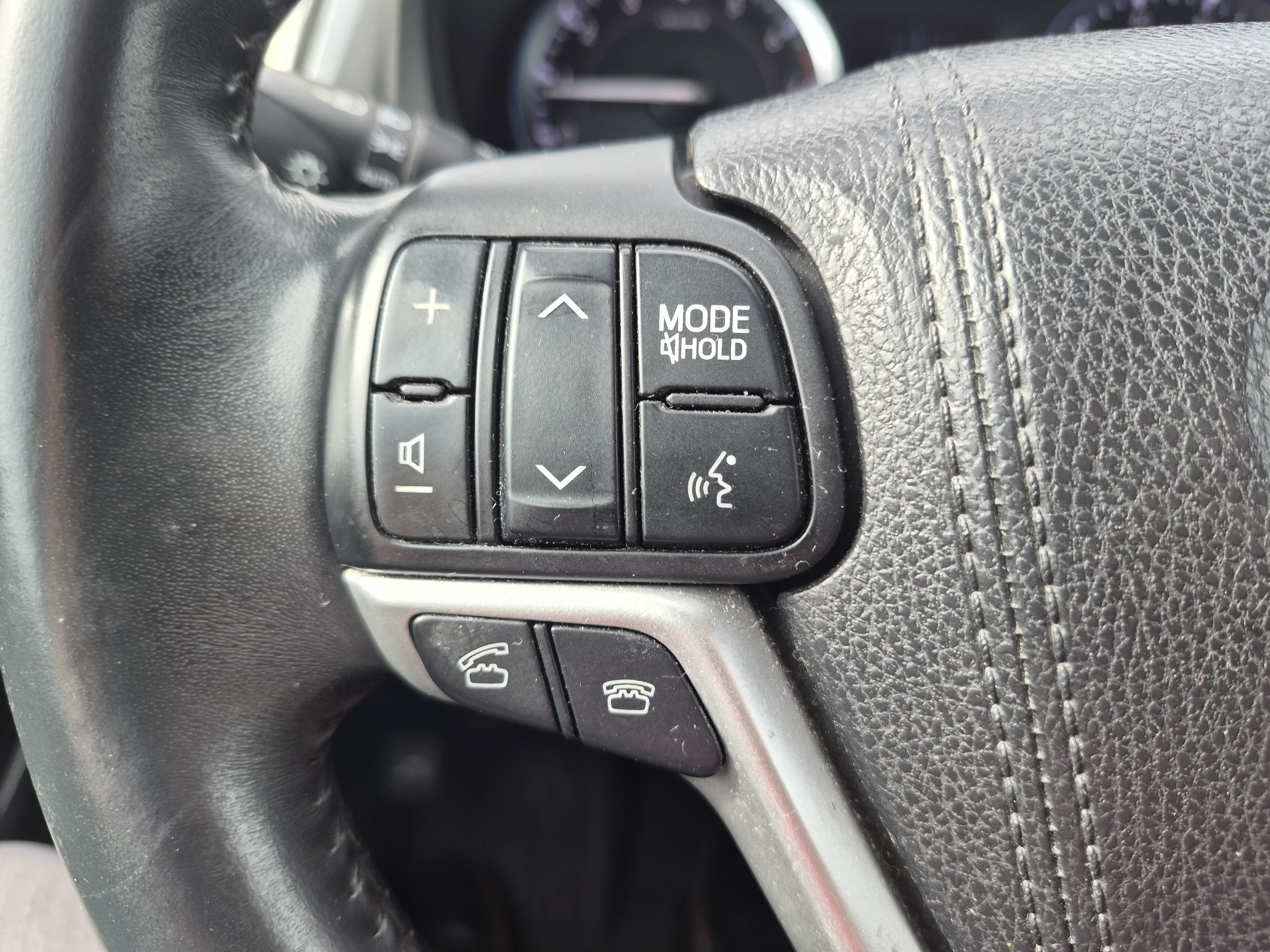 Used 2016 Toyota Highlander Plus AWD/4WD image 21