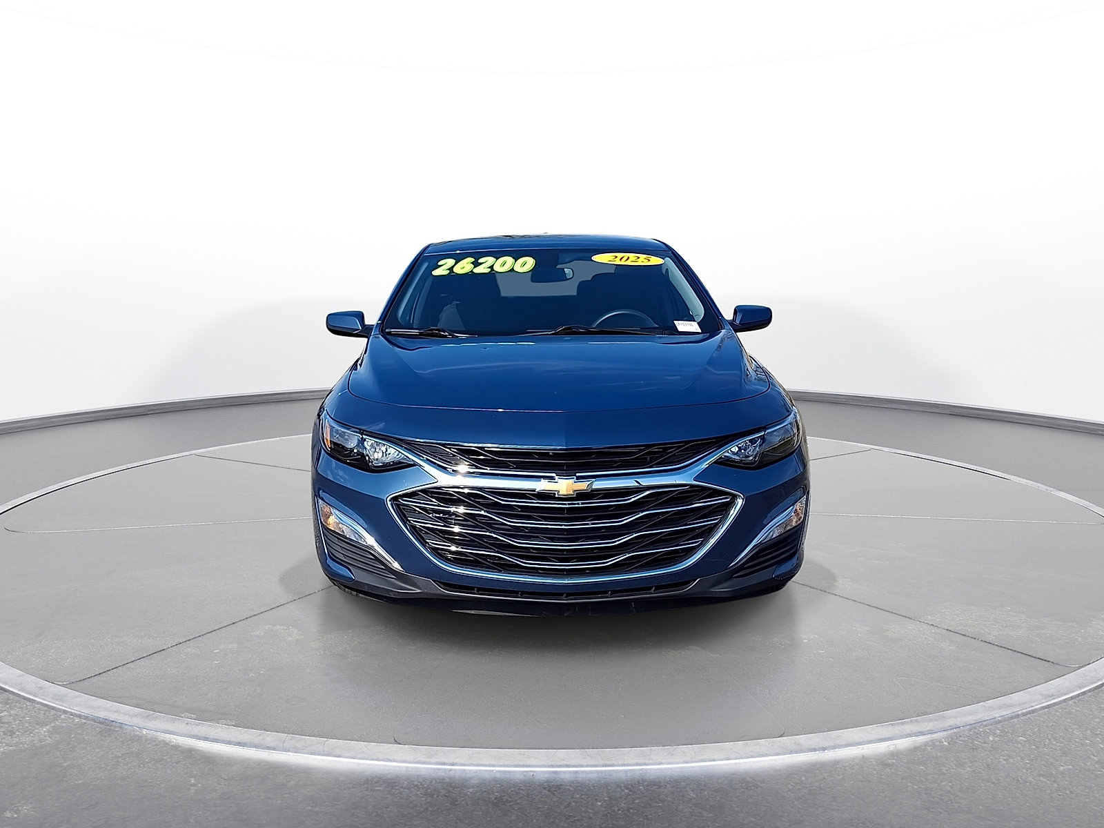Used 2025 Chevrolet Malibu LS FWD image 3